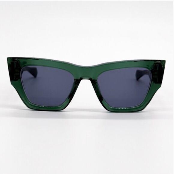 New! Valentino V SETTE-VLS-166D, Stylish Green Sunglasses, Authentic main image 6